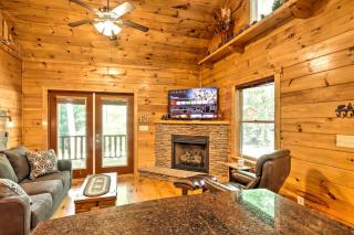 Charming Murphy Cabin with Porch - Near Hiking! - Murphy - 3