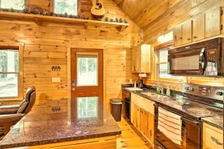 Charming Murphy Cabin with Porch - Near Hiking! - Murphy - 2