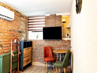 6 Unique Apartments - Tbilisi - 8
