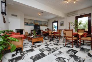 Barbouni Hotel & Studios - 7