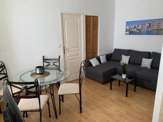 Biarritz centre, près Avenue de Verdun, cosy Apt 2 pieces , salon , chambre séparé, rue très calme à 10 minutes à pied de la grande plage - Biarritz - 0