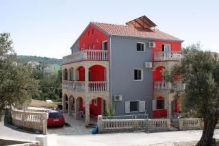 Apartments with a parking space Vinisce, Trogir - 4886 - Vinišće - 0