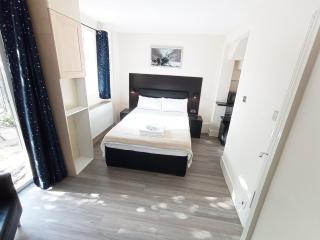 The Oak Studio -Self contained one bed studio flat - Oxford - 3