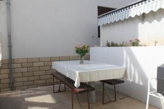 Apartments with a parking space Rukavac, Vis - 8838 - 2