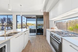 Serenity Lake House - 2