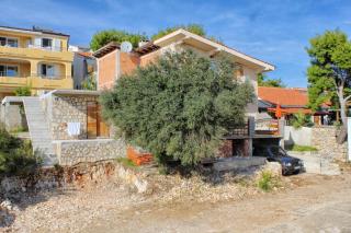 Apartments with a parking space Rukavac, Vis - 8859 - 8