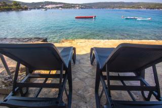 Apartments by the sea Necujam, Solta - 11090 - 7