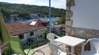 Apartments by the sea Stomorska, Solta - 11198 - 2