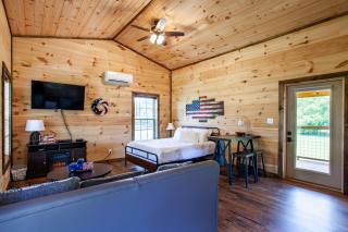 Patriots Tiny Home w Hot Tub Fire Pit Grill - 1