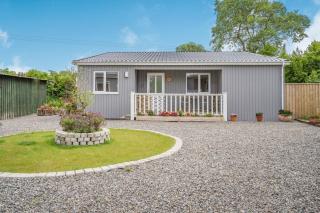 Caldey Lodge Bier Wood Lodges - Tenby - 0