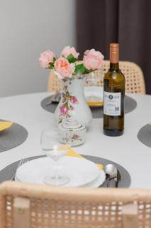 Two-Bedroom Apartament Gdansk 650 m Brzeźno Beach by Noclegi Renters - Gdańsk - 2