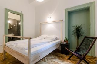 B63 2 BR Apartment In Heart Of City - 8