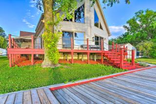 Waterfront Saginaw Bay Retreat with Grill and Yard! - 9
