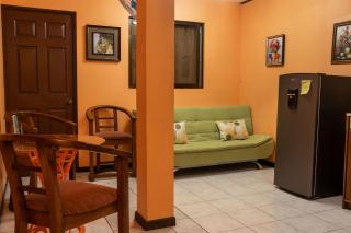 Marta's Guesthouses, apartamentos con entrada autonoma - Puerto Limón - 2