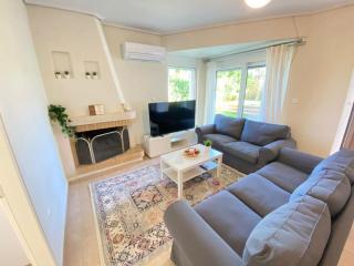 Cozy 2 Room Apartment With Garden near Athens Air-Port - Artemida - 9