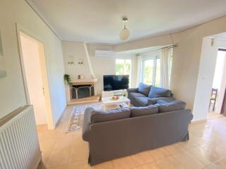 Cozy 2 Room Apartment With Garden near Athens Air-Port - Artemida - 7