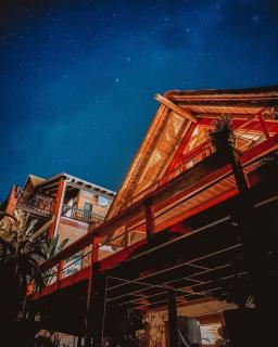 Dreamland Beach House & Studios at Supertubes - 3