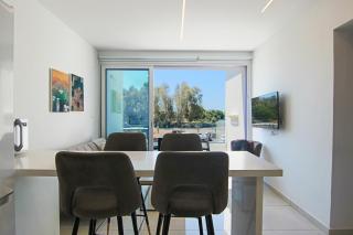Phaedrus Living - Seaside Executive Flat Harbour 203 - Paphos - 8