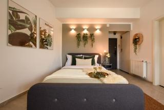 READ ALL ABOUT IT - Stylish Central Studio - Bucarest - 0