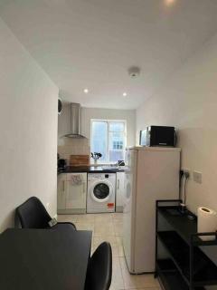 Fully equipped 2 bed flat on Old Compton St! - London - 3