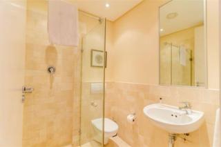 Parama 003 Secure, Luxurious Waterfront Apartment - 2