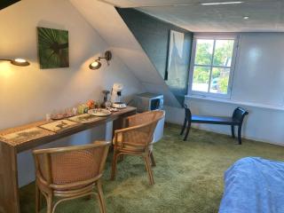 Luc's place, Waterbed grote kamer - Zoeterwoude - 0