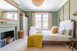 Luxuriously Designed 3 Bedroom Apartment in Clapham - London - 9