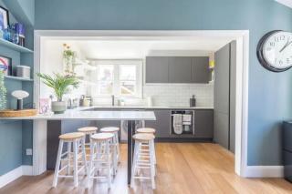 Luxuriously Designed 3 Bedroom Apartment in Clapham - London - 6