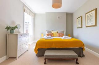 Luxuriously Designed 3 Bedroom Apartment in Clapham - London - 8