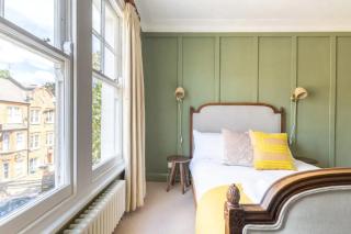 Luxuriously Designed 3 Bedroom Apartment in Clapham - London - 3