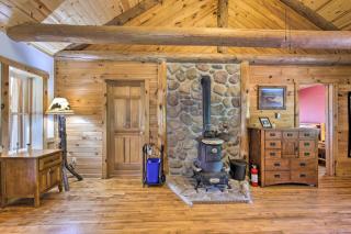 Dog-Friendly Park Falls Cottage with 5 Acres and Lake - Park Falls - 6