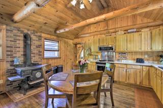 Dog-Friendly Park Falls Cottage with 5 Acres and Lake - Park Falls - 2