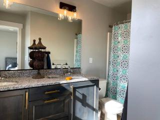 Lovely Condo! W/ free recreational vehicle parking - Garden City - 9