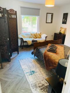 Funky cozy cottage with outside space - Eastbourne - 0