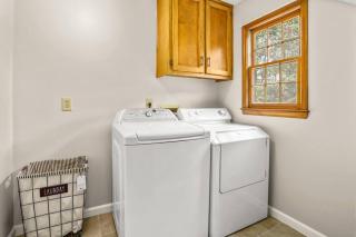 Lovely 5Bed, 3-FullBath ! 5min to free way I-85 - 3