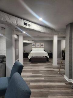 NEW studio apt & backyard oasis in historic uptown - 3
