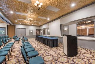 SureStay Plus Hotel by Best Western Reno Airport - Reno - 3