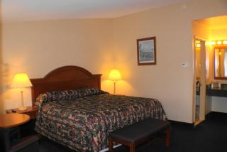 Landmark Motor Inn - Glens Falls - 9
