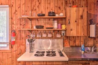 Rustic Suttons Bay Cottage Shared Dock and Fire Pit - Suttons Bay - 3