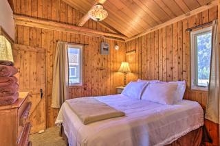 Rustic Suttons Bay Cottage Shared Dock and Fire Pit - Suttons Bay - 1