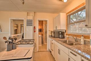 Suttons Bay Bayview Cottage with Deck and Gas Grill! - Suttons Bay - 3