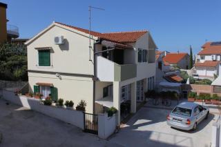 Apartments by the sea Bilo, Primosten - 8364 - Primošten - 8