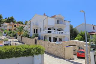 Apartments by the sea Okrug Gornji, Ciovo - 8625 - Trogir - 0