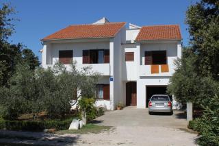 Apartments with a parking space Ugljan - 8403 - Ugljan - 0