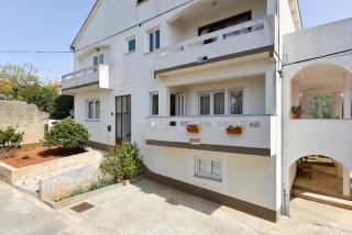 Apartments by the sea Kali, Ugljan - 8246 - Kali - 8