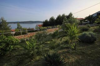 Apartments with a parking space Zavala, Hvar - 8706 - Jelsa (Gelsa) - 4