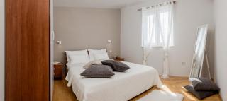 Apartments and rooms with parking space Rogoznica - 10339 - 4