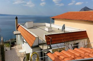 Apartments with a parking space Omis - 10349 - 0