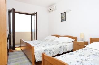 Apartments by the sea Stanici, Omis - 10350 - 1