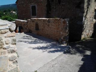 Holiday house with a swimming pool Vrbanj, Hvar - 11040 - Vrbanj - 1